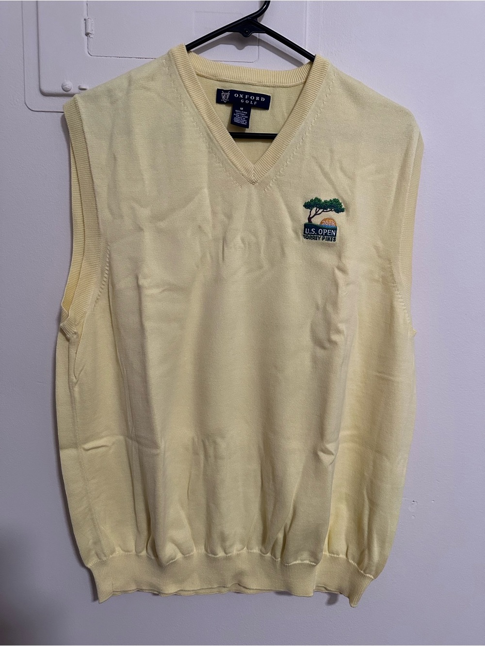 Oxford Yellow V-Neck Sweater Vest with U.S. Open logo - 2008 Tiger Woods victory